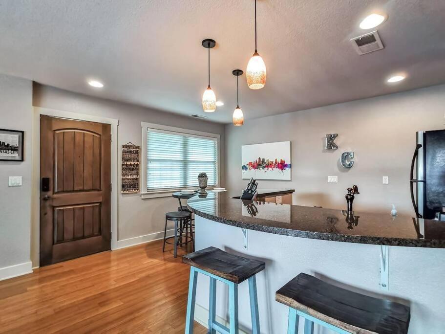 Amazing Locale 2Kingbr 1Bth Villa Kansas City Kültér fotó