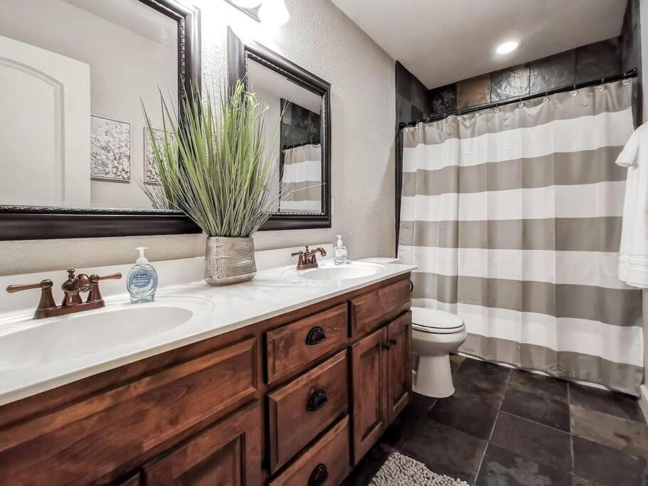 Amazing Locale 2Kingbr 1Bth Villa Kansas City Kültér fotó